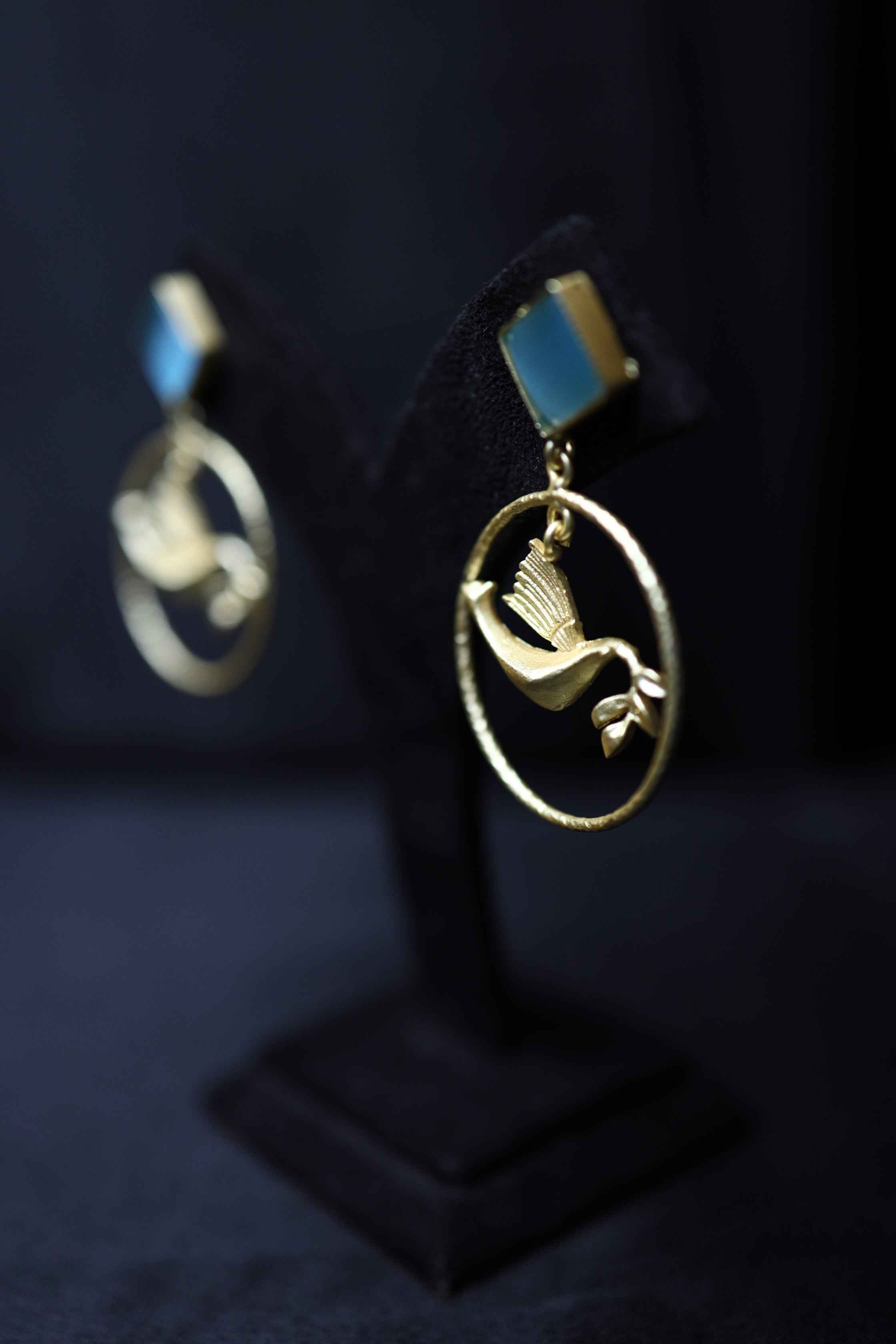 Hoop Bali with Bird Establish Earrings