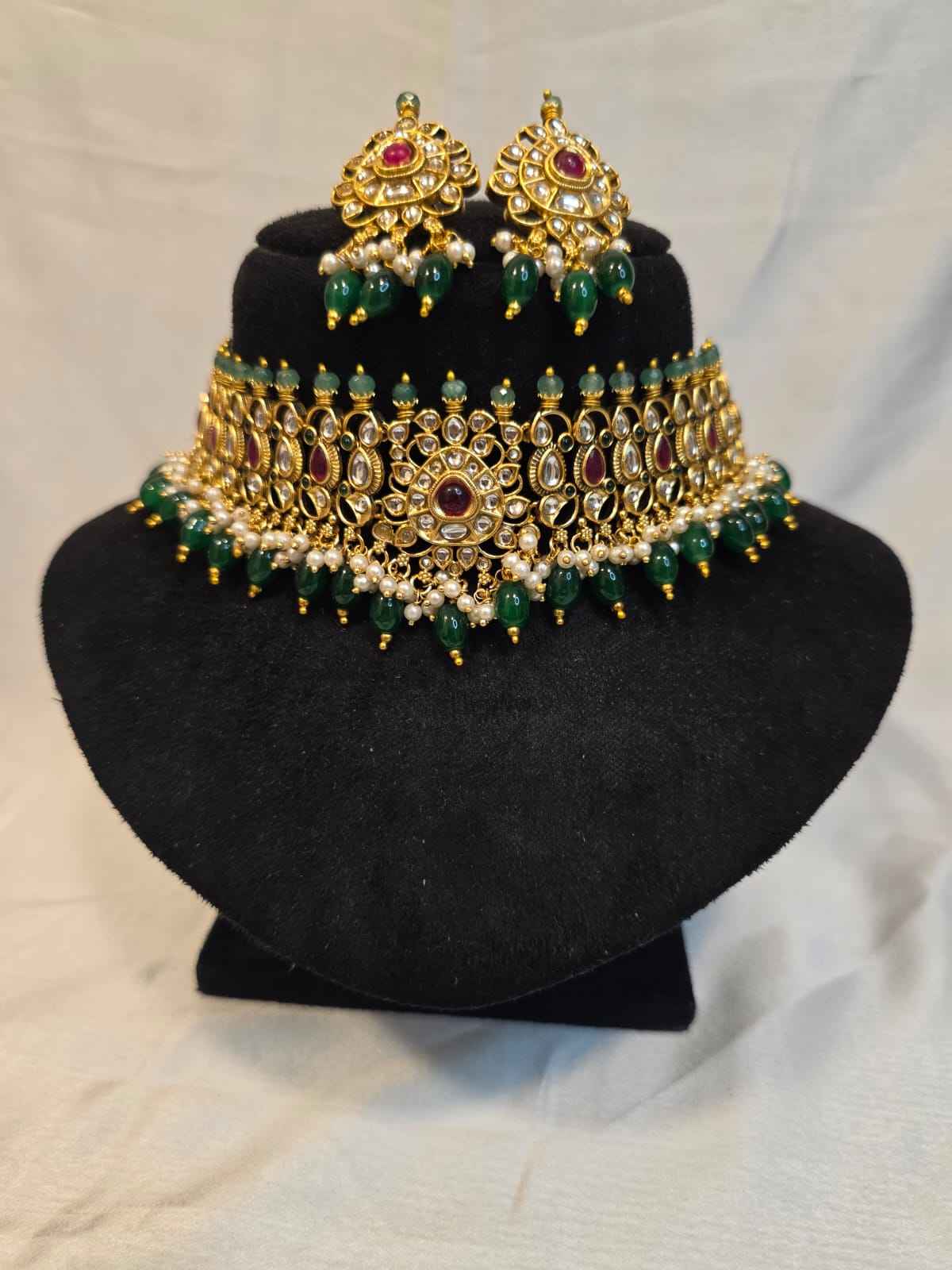 Kundan choker matte gold finishing