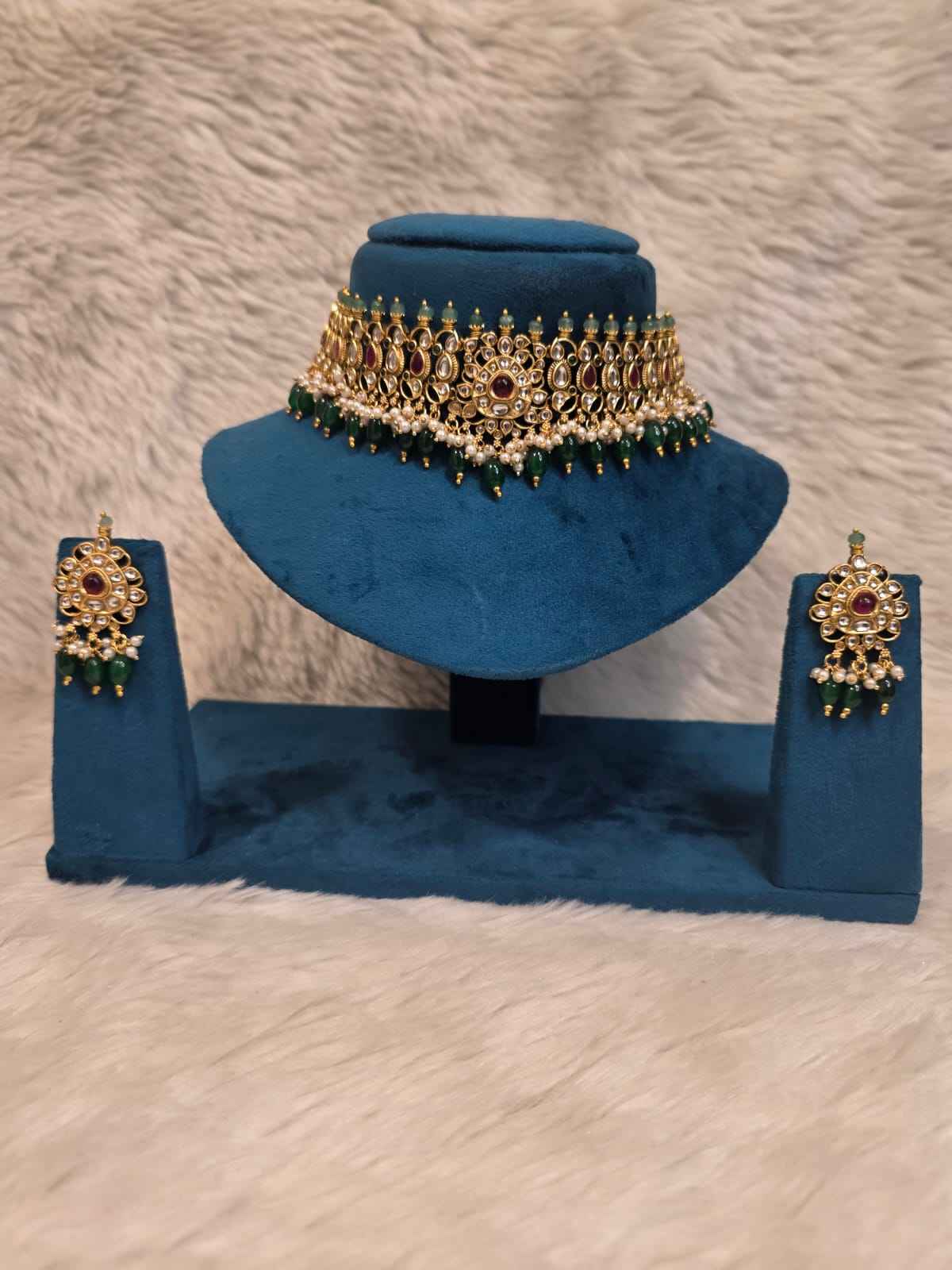 Kundan choker matte gold finishing