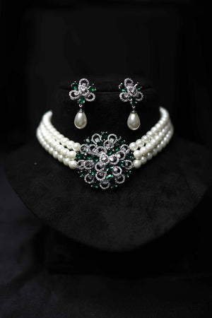 Real Pearls Choker Set with Emerald