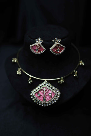 Hasli Mop Setting of Pendant with Earrings