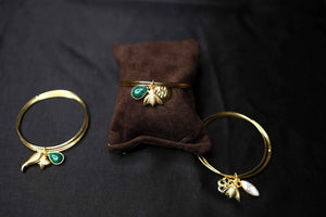 18 CRT Gold Polish Motif Bracelet