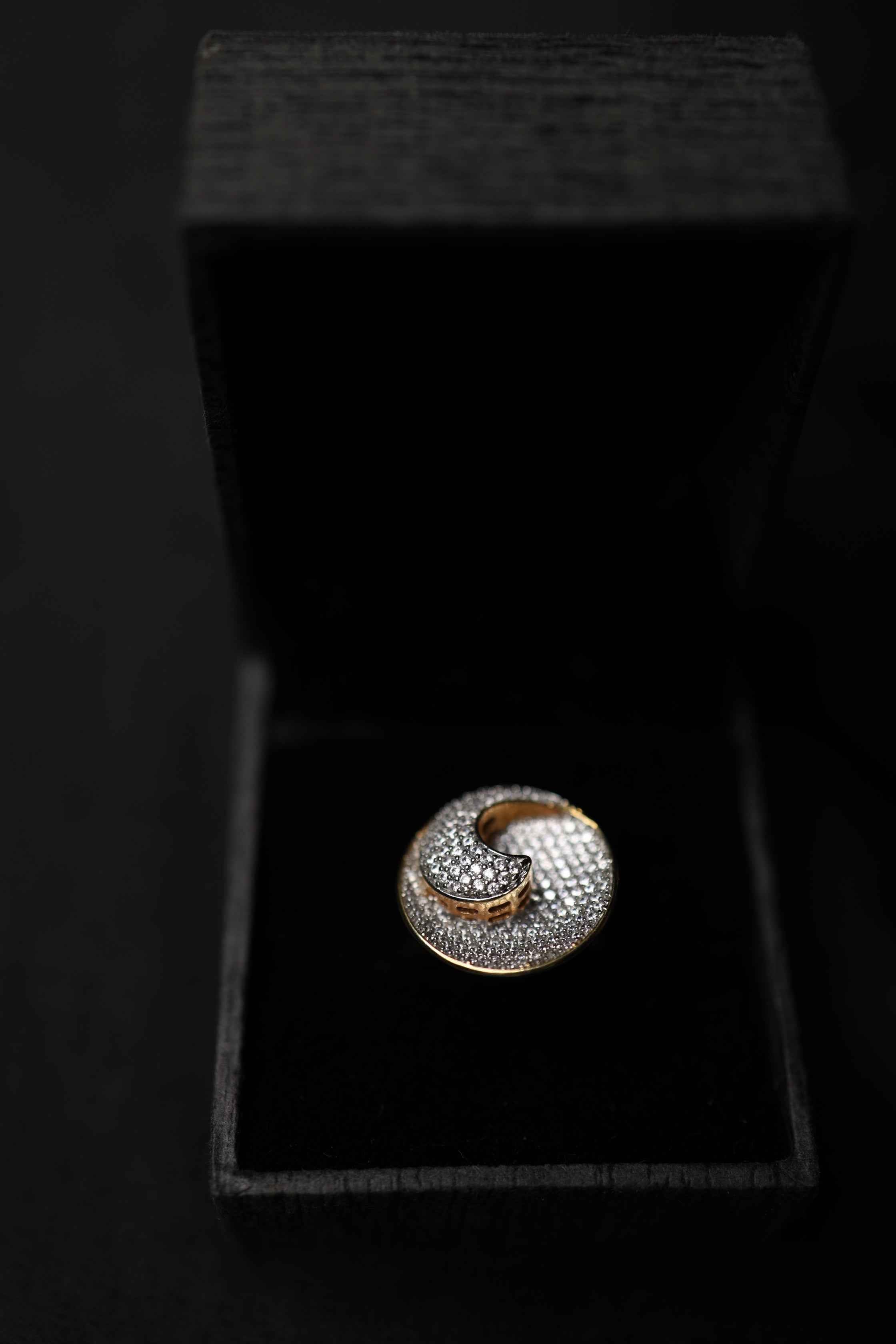 Revolving-Dancing Italian Ring