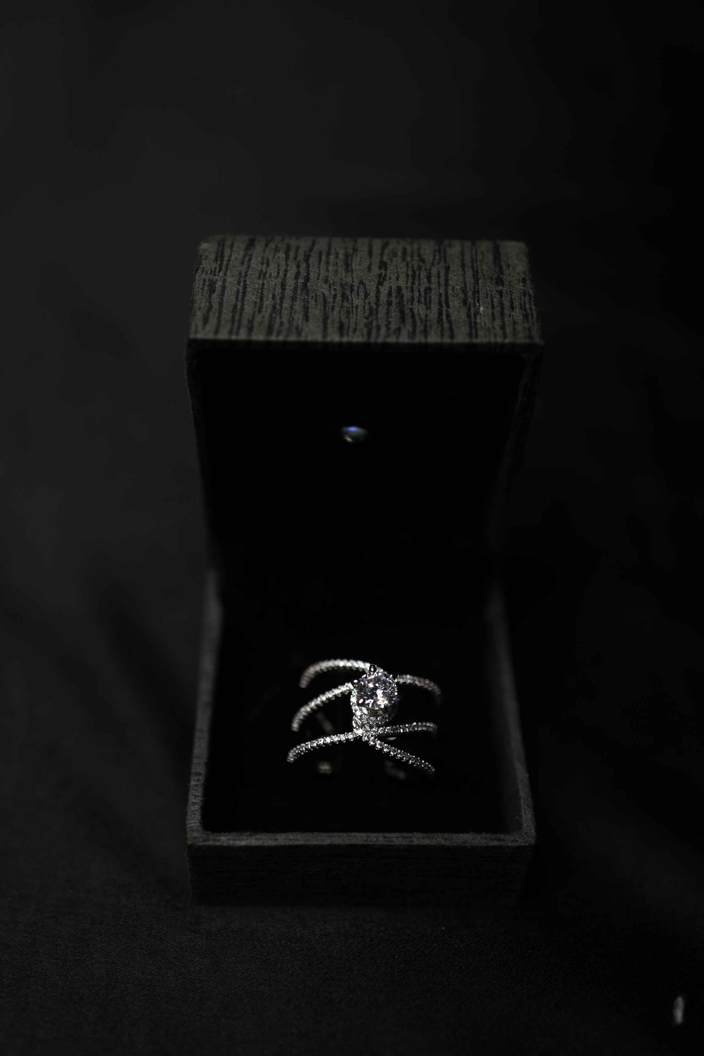 ZIG ZAG DIAMOND REPLICA RING