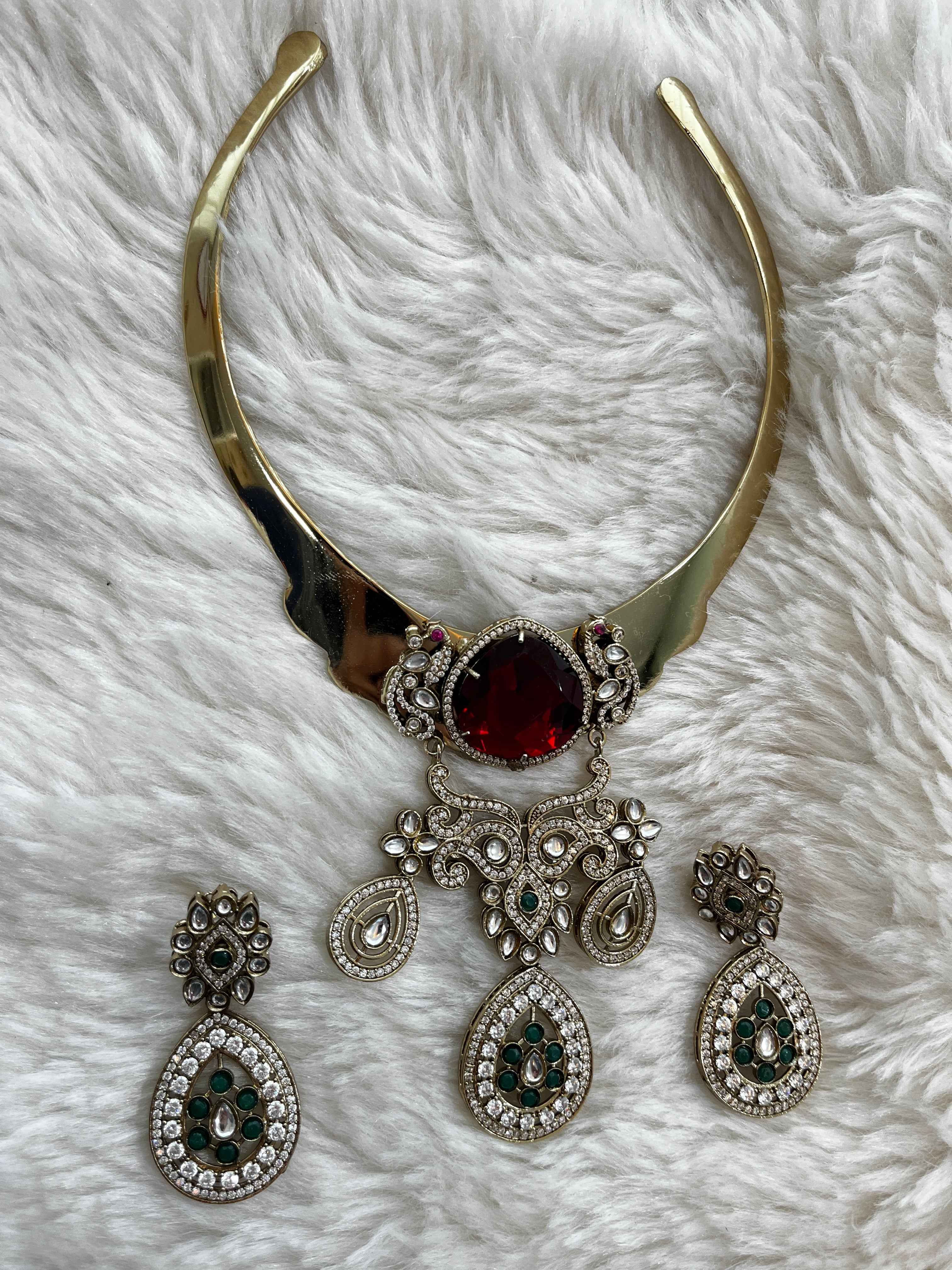 Ruby Emerald Regal Hasli Set