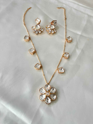 Floral Glow Kundan Pendant Set