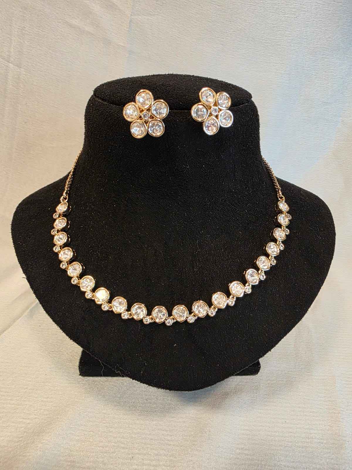 Mosinite kundan chain with studs