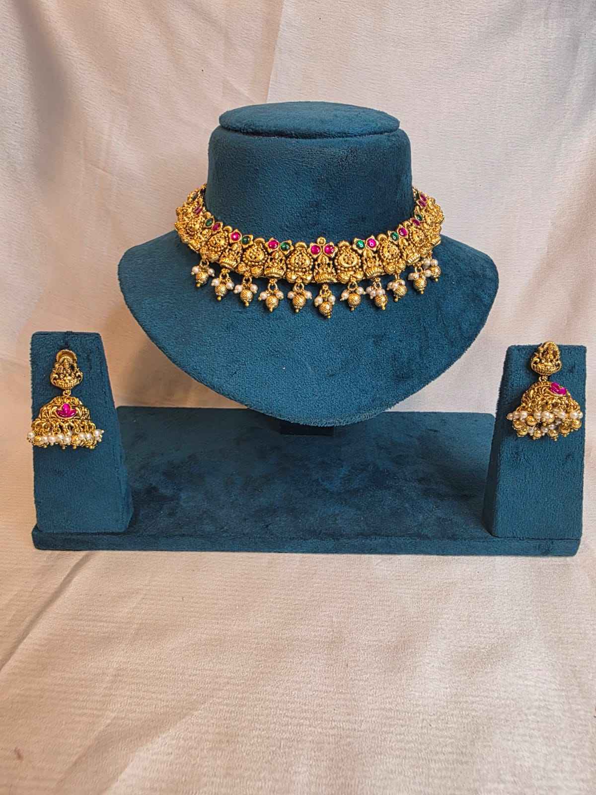 Choker set temple set in matte gold polish perfect with ruby stone