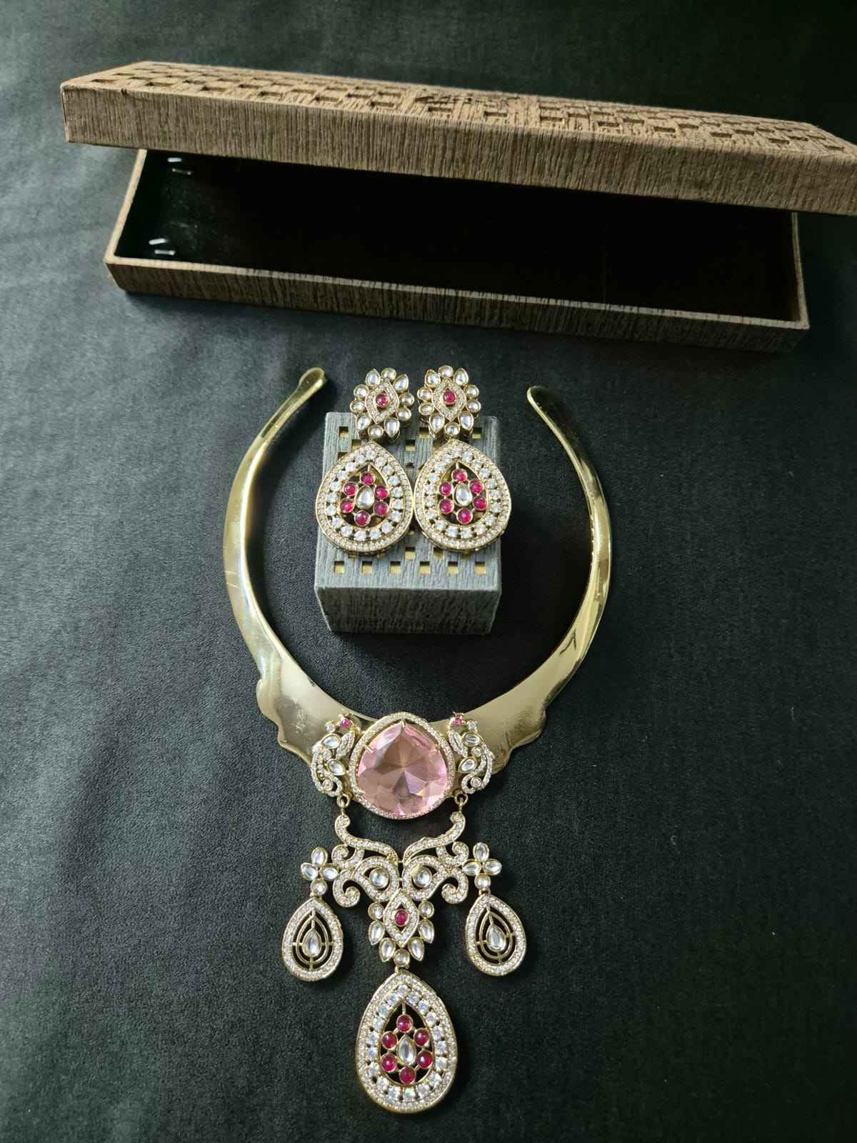 Ruby Emerald Regal Hasli Set